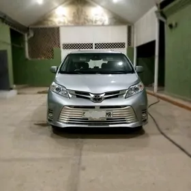 Toyota Sienna 2020