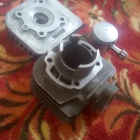 Skutere ýaponskiý gilza-porşun