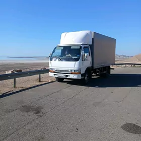 Mitsubishi Canter 2002