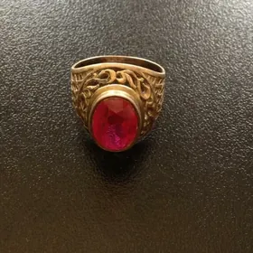 Кольцо из позолоченного серебра с рубином