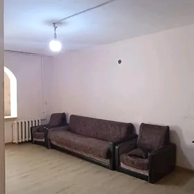 Продаю 1 комн.5 мкр.