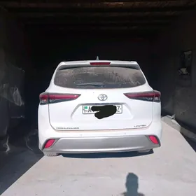 Toyota Highlander 2023