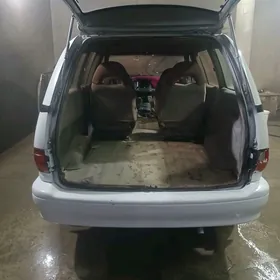 Toyota Previa 1990