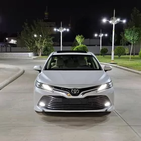 Toyota Camry 2018