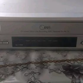 видеомагнитофон