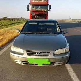 Toyota Camry 1999