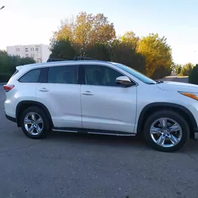 Toyota Highlander 2016