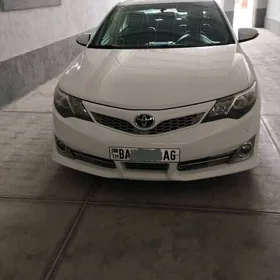 Toyota Camry 2014