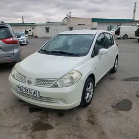 Nissan Tiida 2006