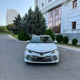 Toyota Camry 2018