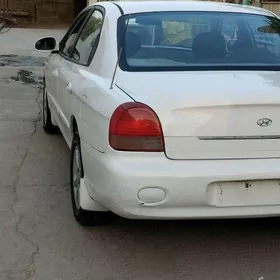 Hyundai Sonata 1999