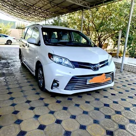 Toyota Sienna 2020