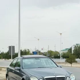 Mercedes-Benz E320 2004