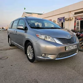 Toyota Sienna 2015