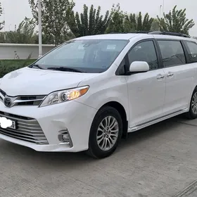 Toyota Sienna 2018