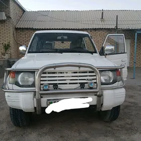 Mitsubishi Pajero 1995