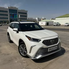 Toyota Highlander 2021