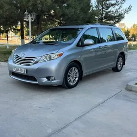 Toyota Sienna 2013