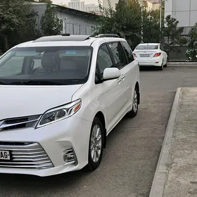 Toyota Sienna 2016