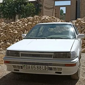Toyota Corolla 1990
