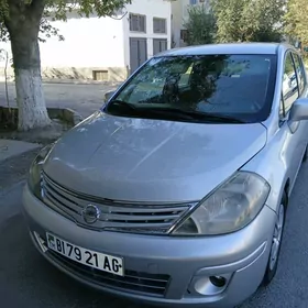 Nissan Versa 2010