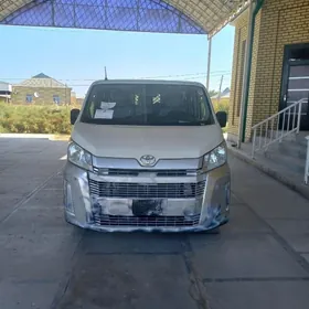 Toyota Hiace 2023