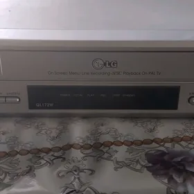 видеомагнитофон