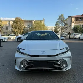 Toyota Camry 2025