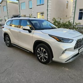 Toyota Highlander 2020
