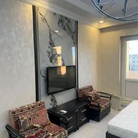 Аренда Мир 6 9/3 этаж 1/2 км