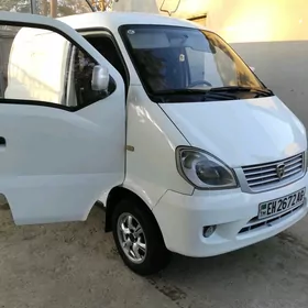 Toyota Hiace 2005