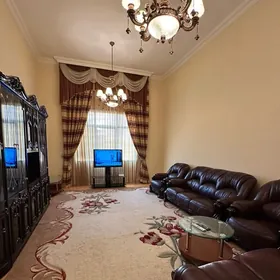 Satlyk Podwoyski 3 kom 115 m2