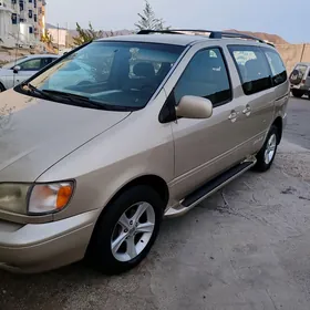 Toyota Sienna 2000