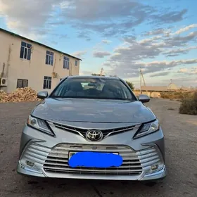 Toyota Camry 2021
