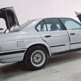 BMW 525 1990