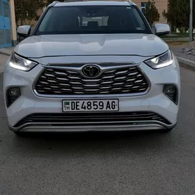 Toyota Highlander 2022