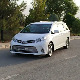 Toyota Sienna 2020
