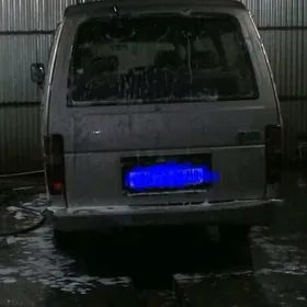 Toyota Hiace 1990
