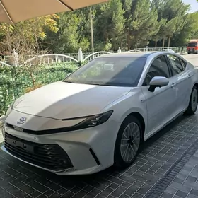 Toyota Camry 2025