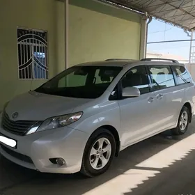 Toyota Sienna 2012
