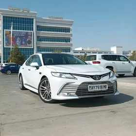 Toyota Camry 2018