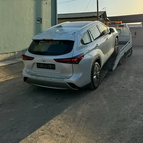 Toyota Highlander 2023