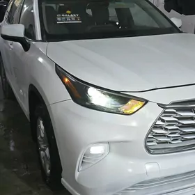 Toyota Highlander 2022