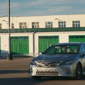 Toyota Camry 2022