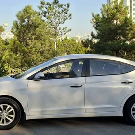 Hyundai Elantra 2019