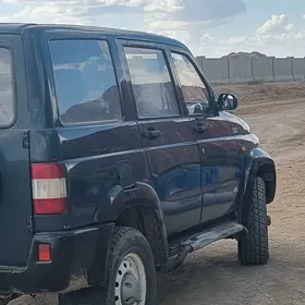 UAZ 469 2004