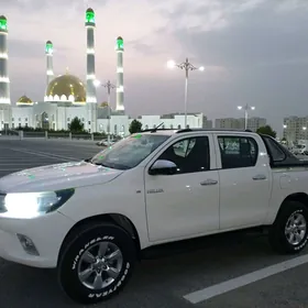 Toyota Hilux 2022