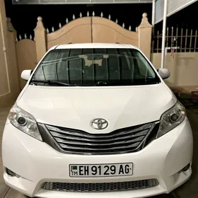 Toyota Sienna 2015