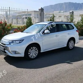 Mitsubishi Outlander 2023