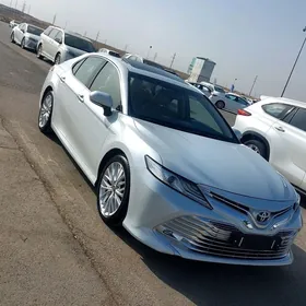 Toyota Camry 2018